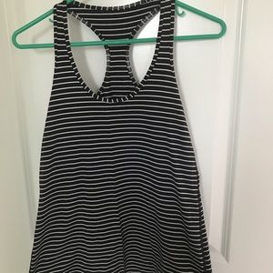 Lululemon power tank size 10